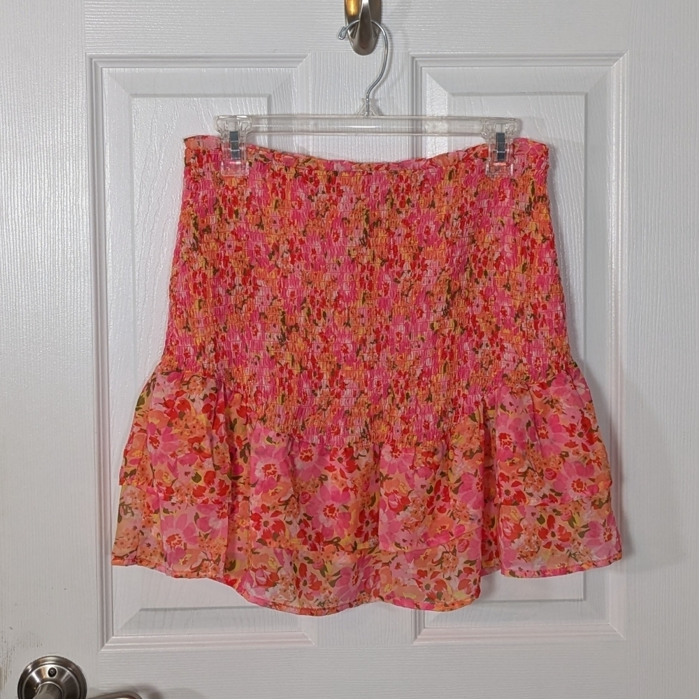 New NSR Ruffle Hem Smocked Drop Waist Mini Skirt in‎ Pink Floral Paisley Size M